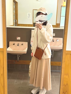 「GU（ジーユー）のアイテム（ショルダーバッグ、ブラウン系）」を使った、mmmさん（レディース・155cm）の春コーディネート