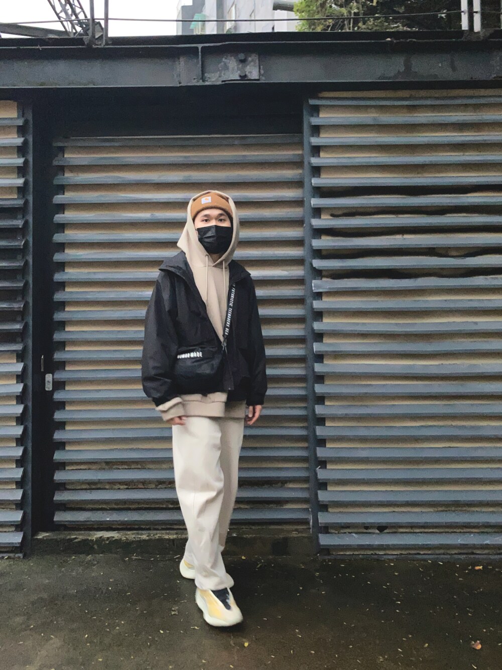 「UNIQLO、carhartt、HUMAN MADE、yeezy」｜「UNIQLOのアイテム（トップス、ベージュ系）」を使った、“Toro”さん（メンズ・165cm）の冬コーディネートの1枚目の写真