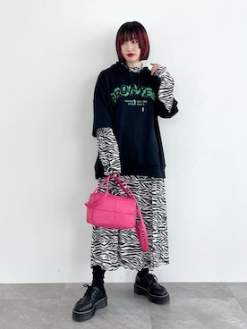 「PBLIM（ページボーイリム）のアイテム（パーカー）」を使った、KUMiさん（レディース・159cm）の春コーディネート