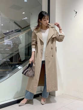 「白ニット」｜「アイテム（トレンチコート）」を使った、MAOさん（レディース・158cm）の春コーディネート