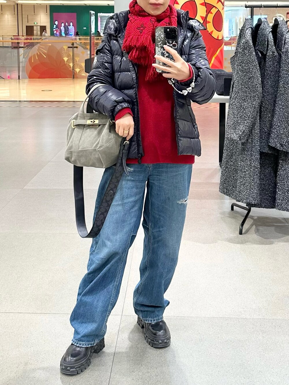 「MONCLERの＜MONCLER (モンクレール）＞ MAYA/ダウンジャケット■■■（ダウンジャケット/コート、ブラック系）」を使った、jolinwangさん（レディース・159cm）の冬コーディネートの1枚目の写真