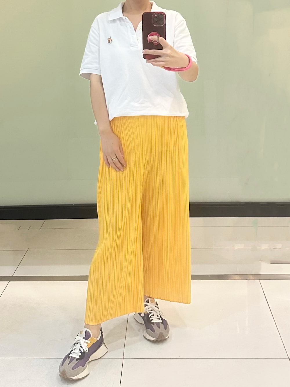 「Maison KitsuneのFOX HEAD PATCH CLASSIC POLO（ポロシャツ、ホワイト系）」を使った、jolinwangさん（レディース・159cm）の夏コーディネートの1枚目の写真