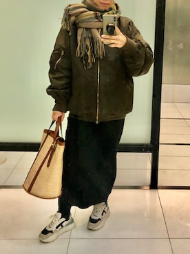 「アイテム（MA-1）」を使った、jolinwangさん（レディース・159cm）の秋コーディネート