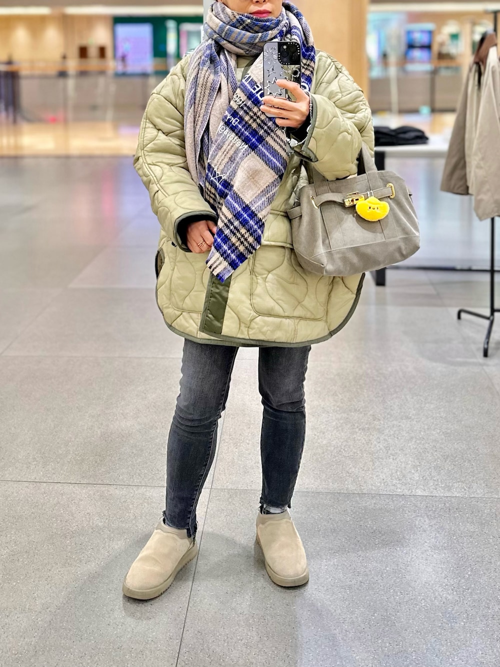 「the Frankie Shopのアイテム（ノーカラージャケット、グリーン系）」を使った、jolinwangさん（レディース・159cm）の春コーディネートの1枚目の写真