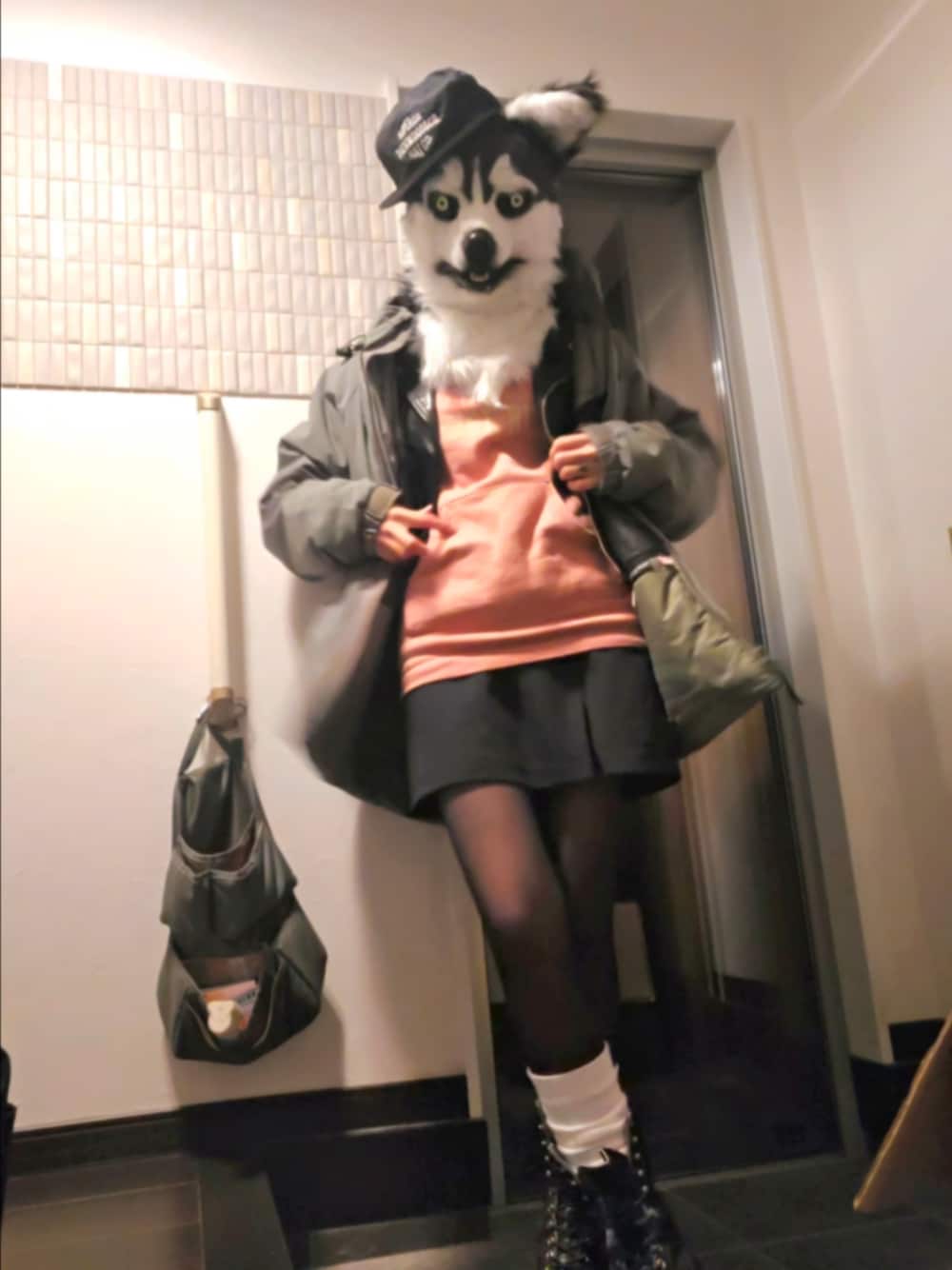 「パーカー、アメカジ、ライダースジャケット」｜「THE H.W. DOG & CO. のアイテム（キャップ、ブラック系）」を使った、AyamiyakEさん（レディース・158cm）の春コーディネートの1枚目の写真