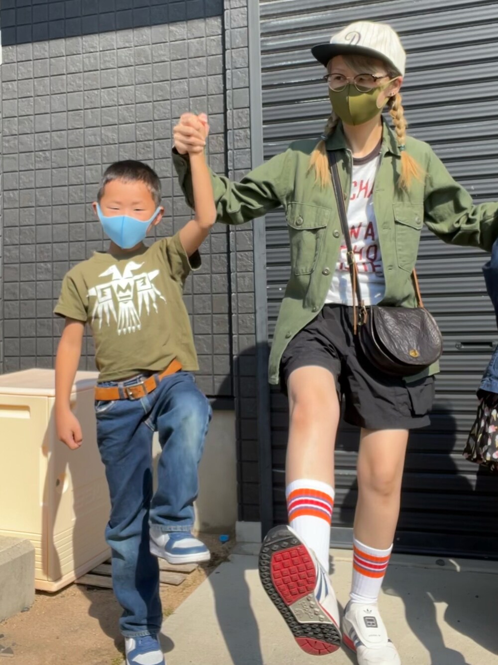 「アメカジ、アメカジコーデ、アメカジ女子部、季節感無し、マイクロぺーサー、ファミマ靴下、FINECREEKLEATHERS」｜「THE H.W. DOG & CO. のアイテム（キャップ、ホワイト系）」を使った、AyamiyakEさん（レディース・158cm）の秋コーディネートの1枚目の写真