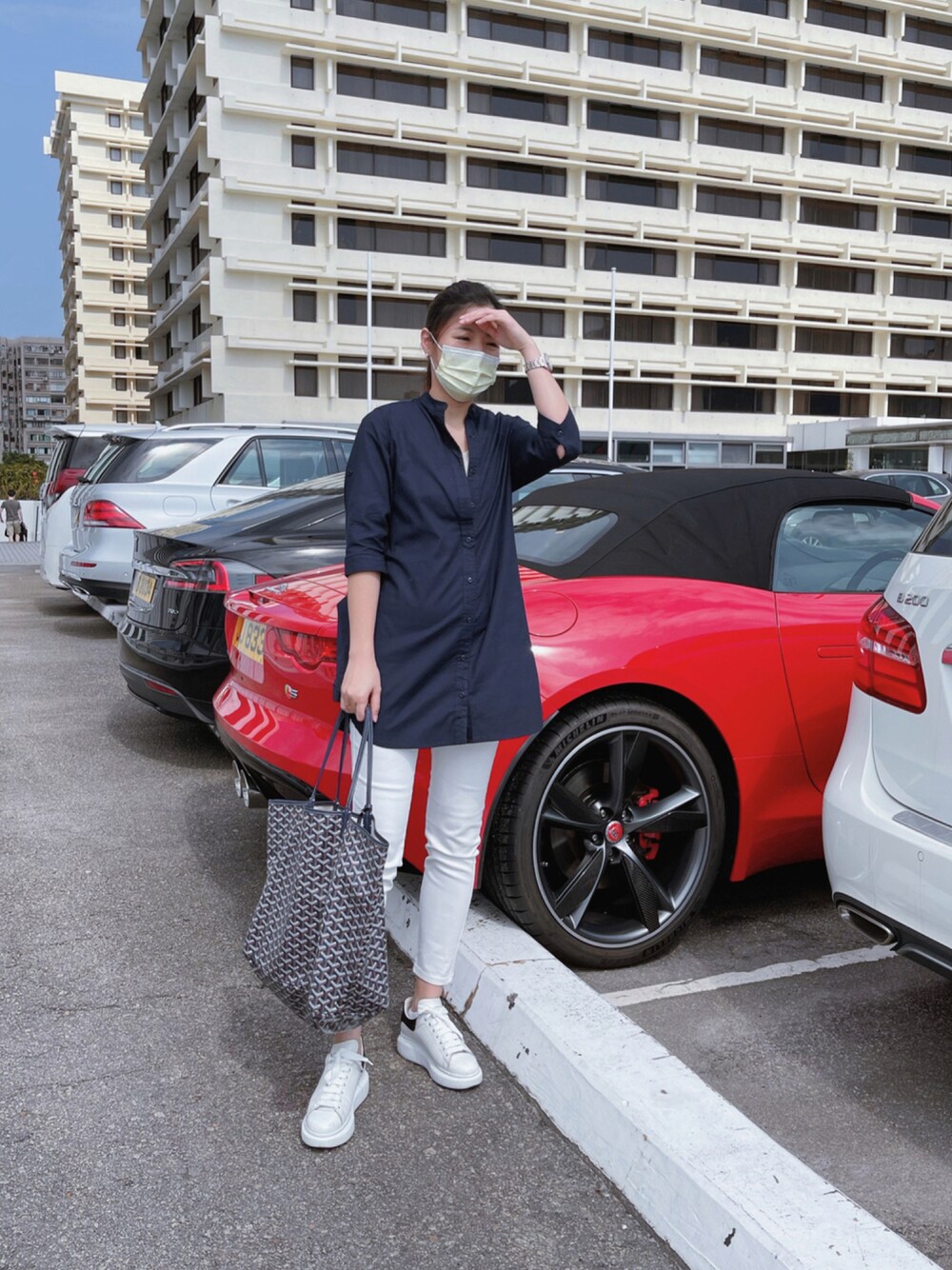「H&Mのアイテム（シャツ/ブラウス、ブルー系）」を使った、Marcus駱さん（レディース・167cm）の夏コーディネートの1枚目の写真