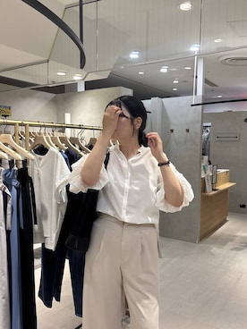 「Andemiu（アンデミュウ）のシアーポーチツキトートバッグ634251（トートバッグ、ブラック系）」を使った、hanaka.さん（レディース・171cm）の春コーディネート