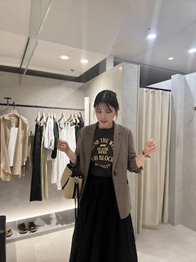 「Andemiu（アンデミュウ）の雑材メタルヒネリバッグ639656（トートバッグ、ブラック系）」を使った、hanaka.さん（レディース・171cm）の春コーディネート