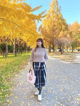 「アイテム（ブレスレット）」を使った、北澤 希世子さん（レディース・165cm）の秋コーディネート