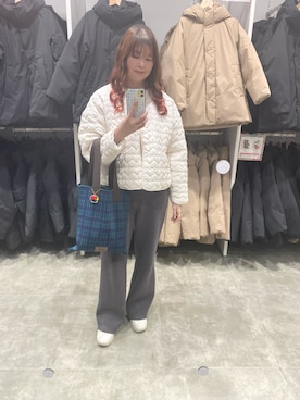 「アイテム（ノーカラージャケット）」を使った、北澤 希世子さん（レディース・165cm）の冬コーディネート