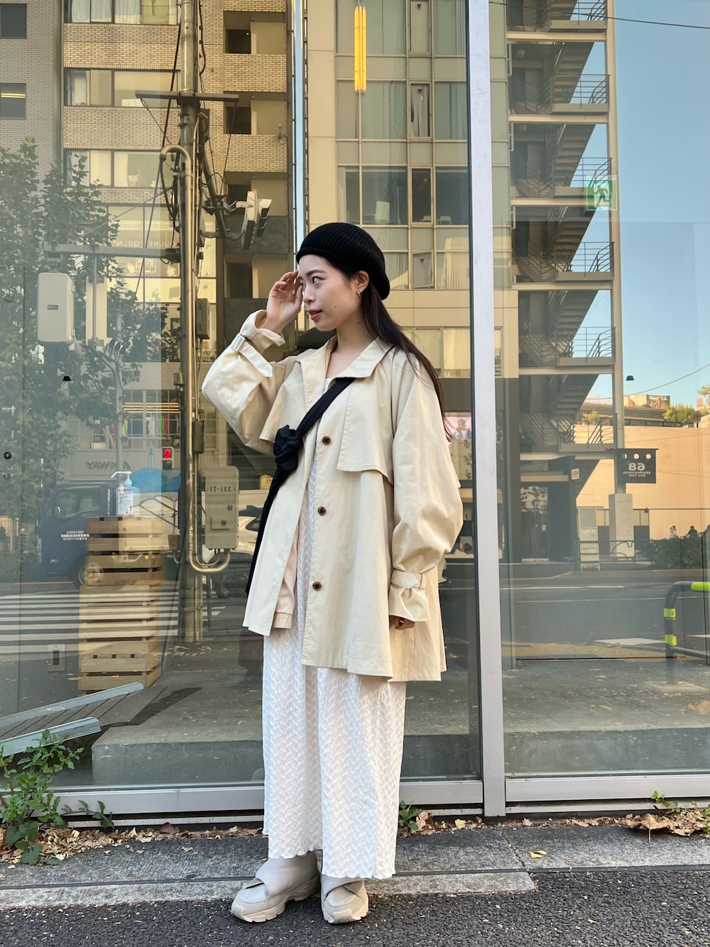 Kastane バックギャザートレンチコート ホワイト 春 mayuko｜Kastaneの