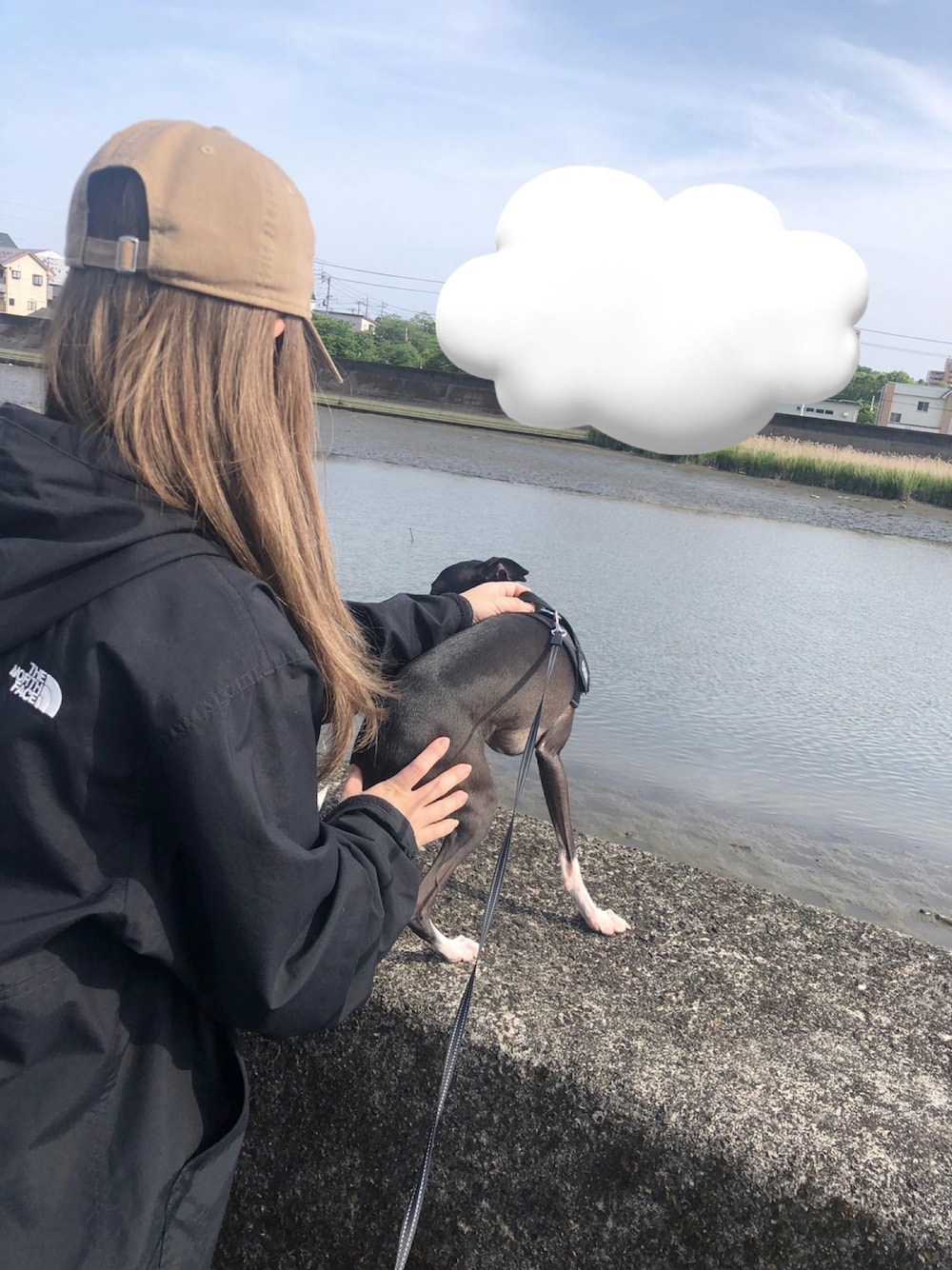 「やっぱり帽子が好き、ラクチンコーデ」｜「NEW ERAの【NEW ERA】Casual Classic MLB [BSC]（キャップ、ベージュ系）」を使った、min_min﻿さん（レディース・151cm）の春コーディネートの1枚目の写真