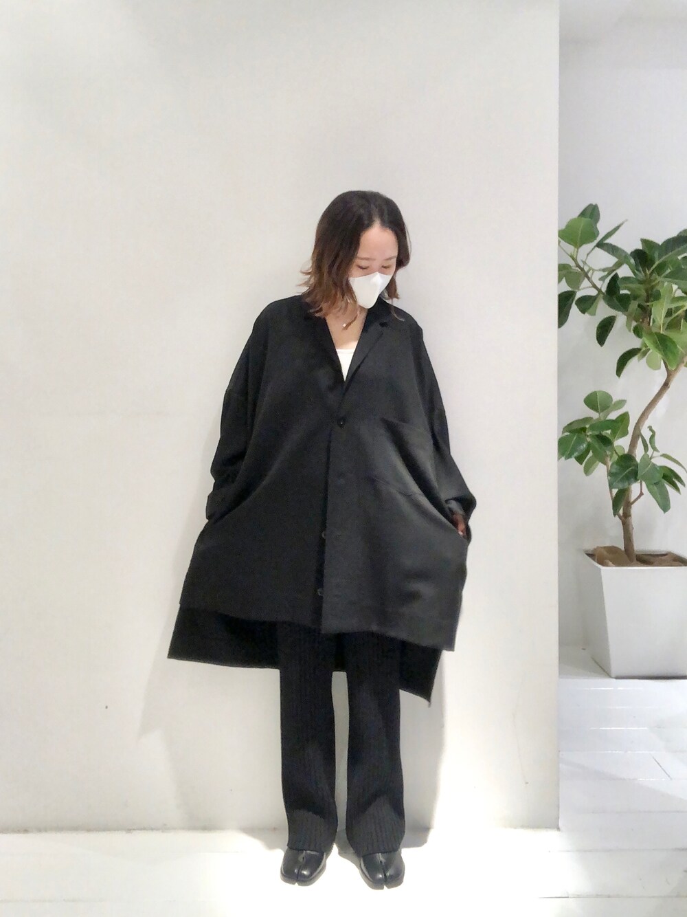 「秋コーデ、ゆるコーデ、パンツスタイル、ニットパンツ、オーバーブラウス、ROBES&CONFECTIONS、ROYAL FLASH、ロイヤルフラッシュ、低身長、black」｜「ROBES&CONFECTIONSのアイテム（トップス、ブラック系）」を使った、chieさん（レディース・146cm）の夏コーディネートの1枚目の写真