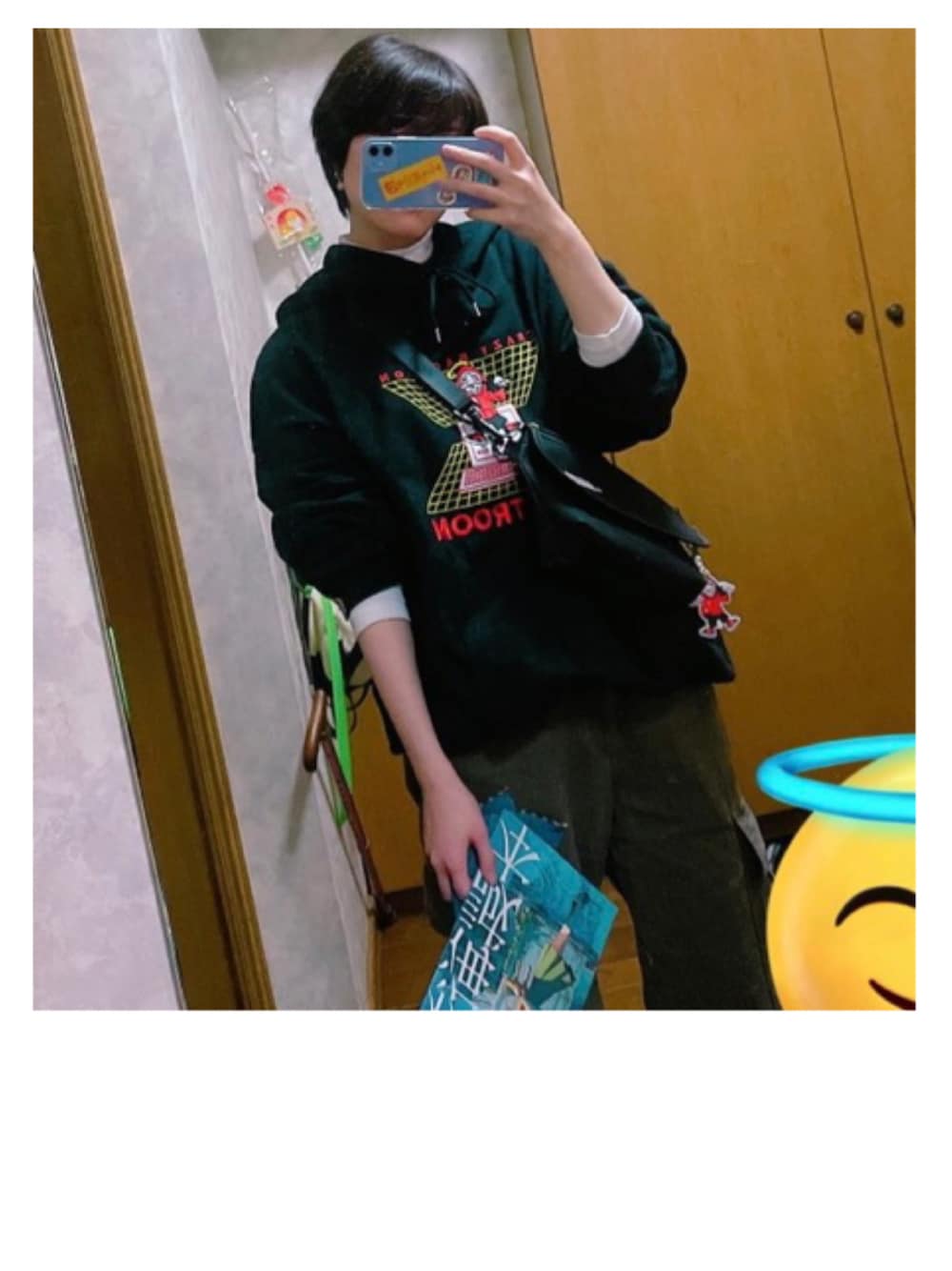 「vault roomのアイテム（パーカー、ブラック系）」を使った、○△□さん（レディース・154cm）の春コーディネートの1枚目の写真
