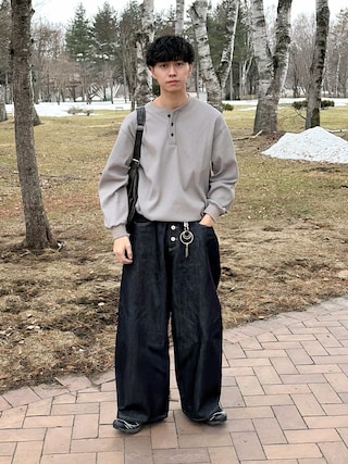 「SLICK（スリック）の【SLICK/スリック】Tech Thermal Drawstring Henley Neck/テックサーマルドローストリングヘンリーネックTシャツ（Tシャツ/カットソー）」を使った、たいがさん（メンズ・172cm）の春コーディネート