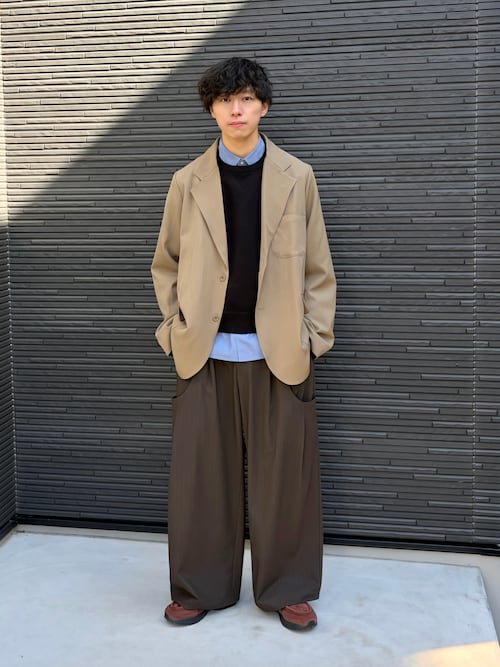 「HONE(ホーン)のvolume tuck curve wide stripe slacks/ ボリュームタックカーブワイドストライプスラックス(スラックス)」を使った、たいがさん(メンズ・172cm)の秋コーディネート