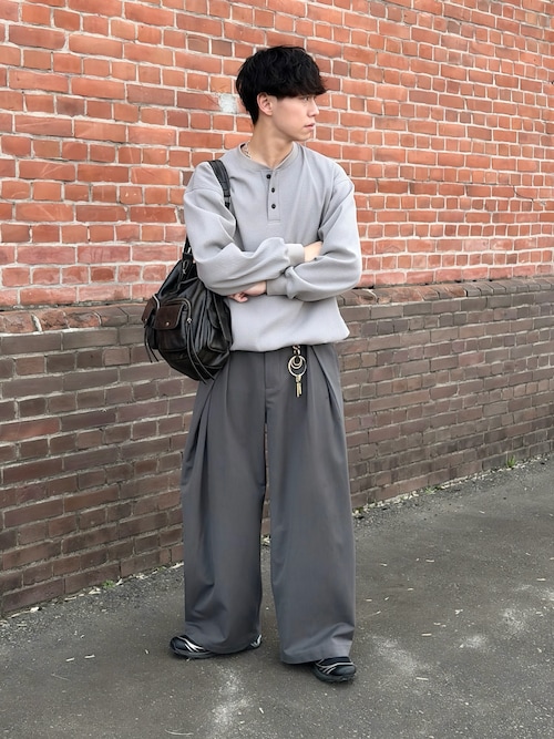 「SLICK（スリック）の【SLICK/スリック】Tech Thermal Drawstring Henley Neck/テックサーマルドローストリングヘンリーネックTシャツ（Tシャツ/カットソー）」を使った、たいがさん（メンズ・172cm）の春コーディネート