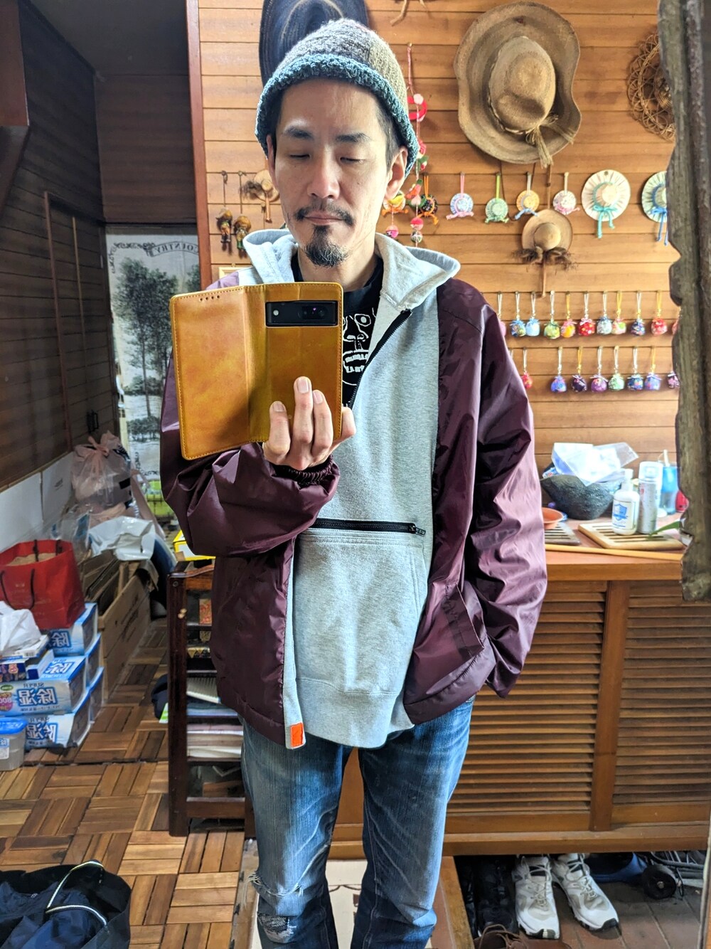 「ootd、今日のコーデ、古着好きな人と繋がりたい、古着、古着屋、ニット帽、KAPITAL、パーカー、スウェット、バスキア、デニム、ヌーディーカラー、Nudie jeans、ファッション、ヒゲ」｜「KAPITALのアイテム（ニットキャップ/ビーニー、ブルー系）」を使った、 Beatnik BeaTの中の人さん（メンズ・175cm）の冬コーディネートの1枚目の写真