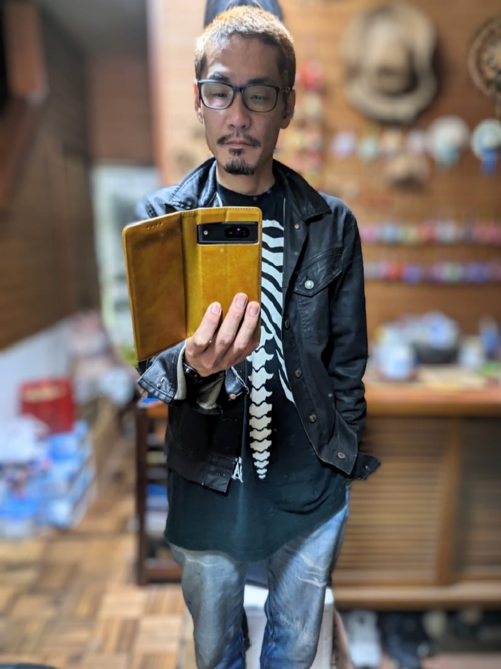 「ootd、今日のコーデ、古着好きな人と繋がりたい、古着コーデ、ヌーディージーンズ、Nudie jeans、Gジャン、デニム、Tシャツ、スカル、ボーン、転写プリント、ヒゲ、金髪、古着屋」｜「Ray-Banのアイテム（メガネ、ブラック系）」を使った、 Beatnik BeaTの中の人さん（メンズ・175cm）の春コーディネートの1枚目の写真