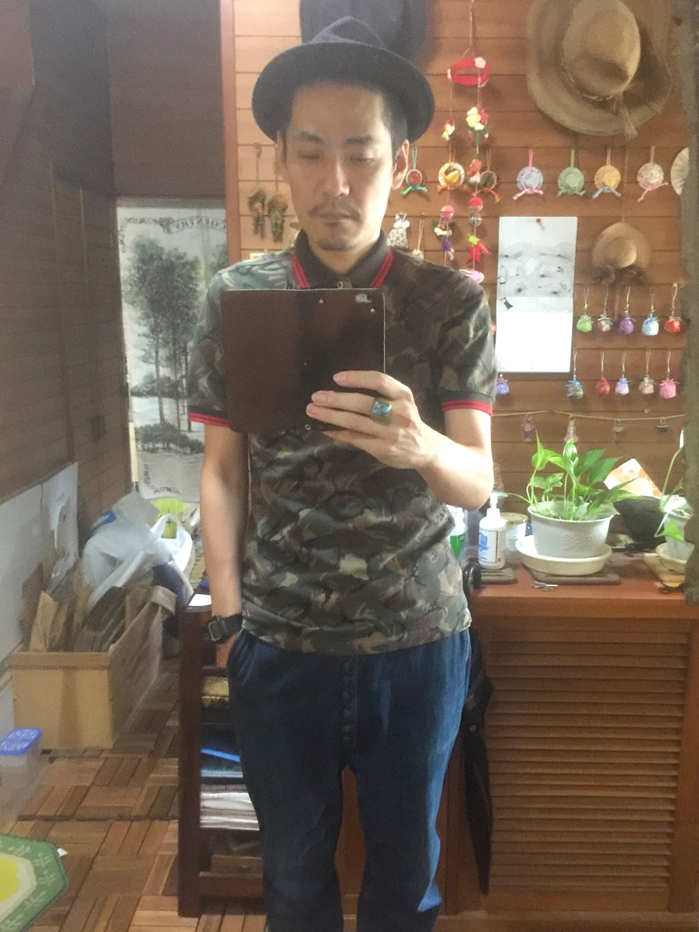 「ポロシャツ、フレッドペリー、FRED PERRY、ヌーディージーンズ、Nudie jeans、KAPITAL、デニム、g shock、迷彩、リング」｜「Nudie Jeansのアイテム（ハット、ブラック系）」を使った、 Beatnik BeaTの中の人さん（メンズ・175cm）の夏コーディネートの1枚目の写真
