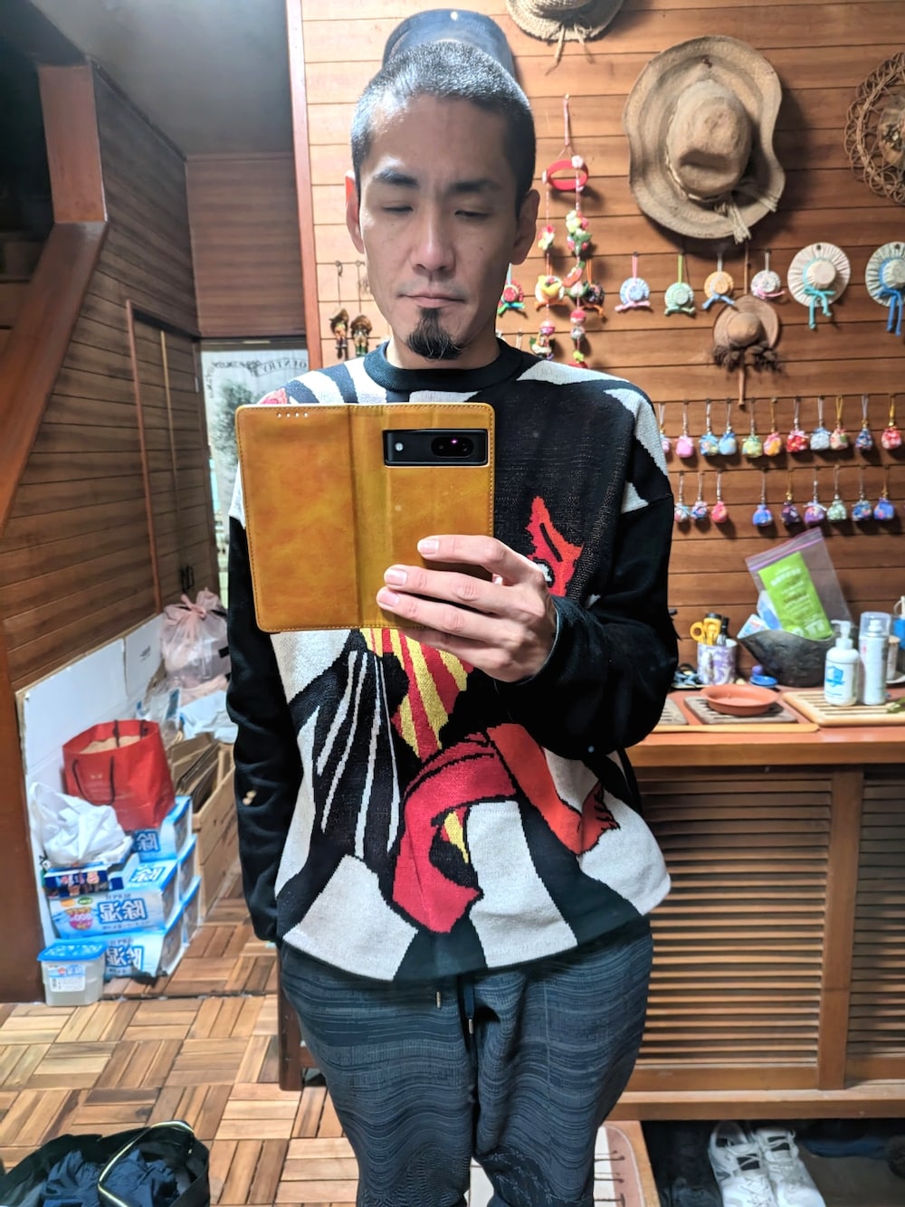 「ootd、今日のコーデ、古着好きな人と繋がりたい、古着、古着屋、セーター、HARE、和柄、スウェットパンツ、fdmtl、ファンダメンタル、坊主、ヒゲ、セレクトショップ、beatnikbeat」｜「HAREのアイテム（ニット/セーター、その他）」を使った、 Beatnik BeaTの中の人さん（メンズ・175cm）の冬コーディネートの1枚目の写真