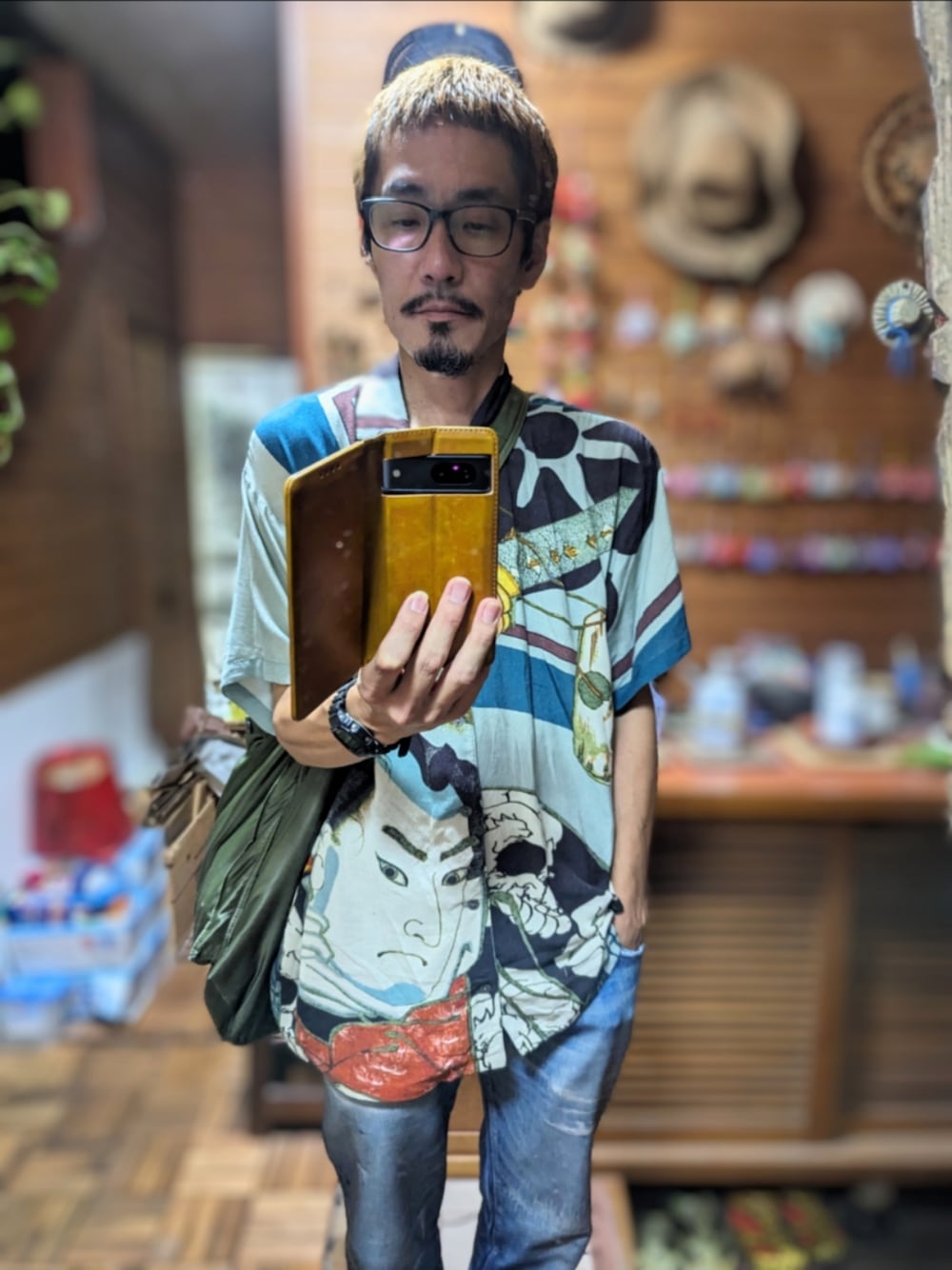 「ootd、今日のコーデ、シャツスタイル、倭物やカヤ、総柄、talking about abstraction、転写デニム、ray ban、レイバン、PORTER、吉田カバン、ヘルメットバッグ、金髪、めがね、古着好きな人と繋がりたい」｜「倭物やカヤのアイテム（シャツ/ブラウス、その他）」を使った、 Beatnik BeaTの中の人さん（メンズ・175cm）の秋コーディネートの1枚目の写真
