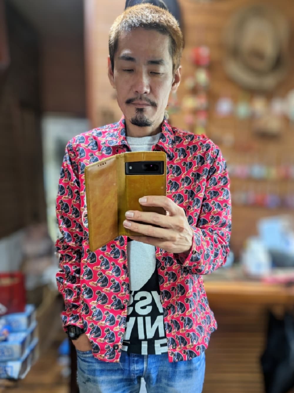 「ootd、今日のコーデ、古着コーデ、古着MIX、古着好きな人と繋がりたい、Nudie jeans、ヌーディージーンズ、コーチジャケット、Tシャツ、総柄、転写プリント、デニム、古着屋、金髪、ヒゲ」｜「Nudie Jeansのアイテム（その他アウター、その他）」を使った、 Beatnik BeaTの中の人さん（メンズ・175cm）の夏コーディネートの1枚目の写真