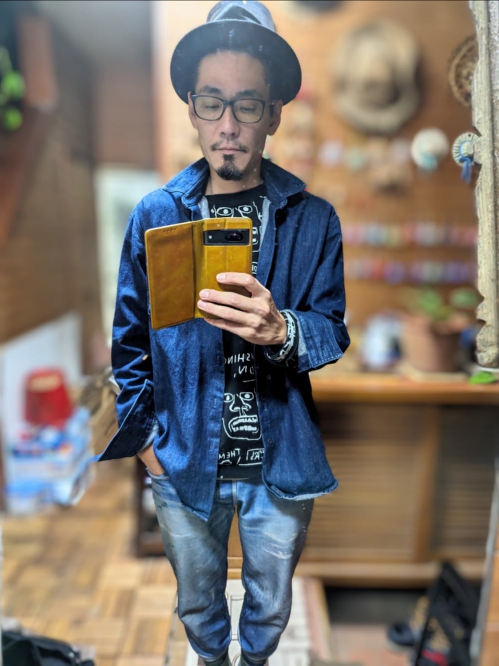 「ootd、今日のコーデ、古着好きな人と繋がりたい、シャツ、nano・universe、ナノユニバース、スウェット、バスキア、hat、Nudie jeans、ヌーディージーンズ、めがね、ray ban、総柄、ヒゲ」｜「Nudie Jeansのアイテム（ハット、ブラック系）」を使った、 Beatnik BeaTの中の人さん（メンズ・175cm）の秋コーディネートの1枚目の写真