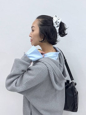 「アイテム（シュシュ）」を使った、おねさん（レディース・167cm）の秋コーディネート