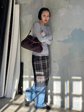 「eL（エル）の【eL】Sheer Fit Soft Pullover LS/1063183（Tシャツ/カットソー、グレー系）」を使った、おねさん（レディース・166cm）の秋コーディネート