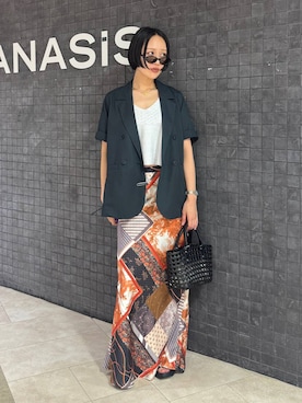 「JEANASIS（ジーナシス）のメルカドミニBAG/654097（ハンドバッグ、ブラック系）」を使った、おねさん（レディース・166cm）の春コーディネート