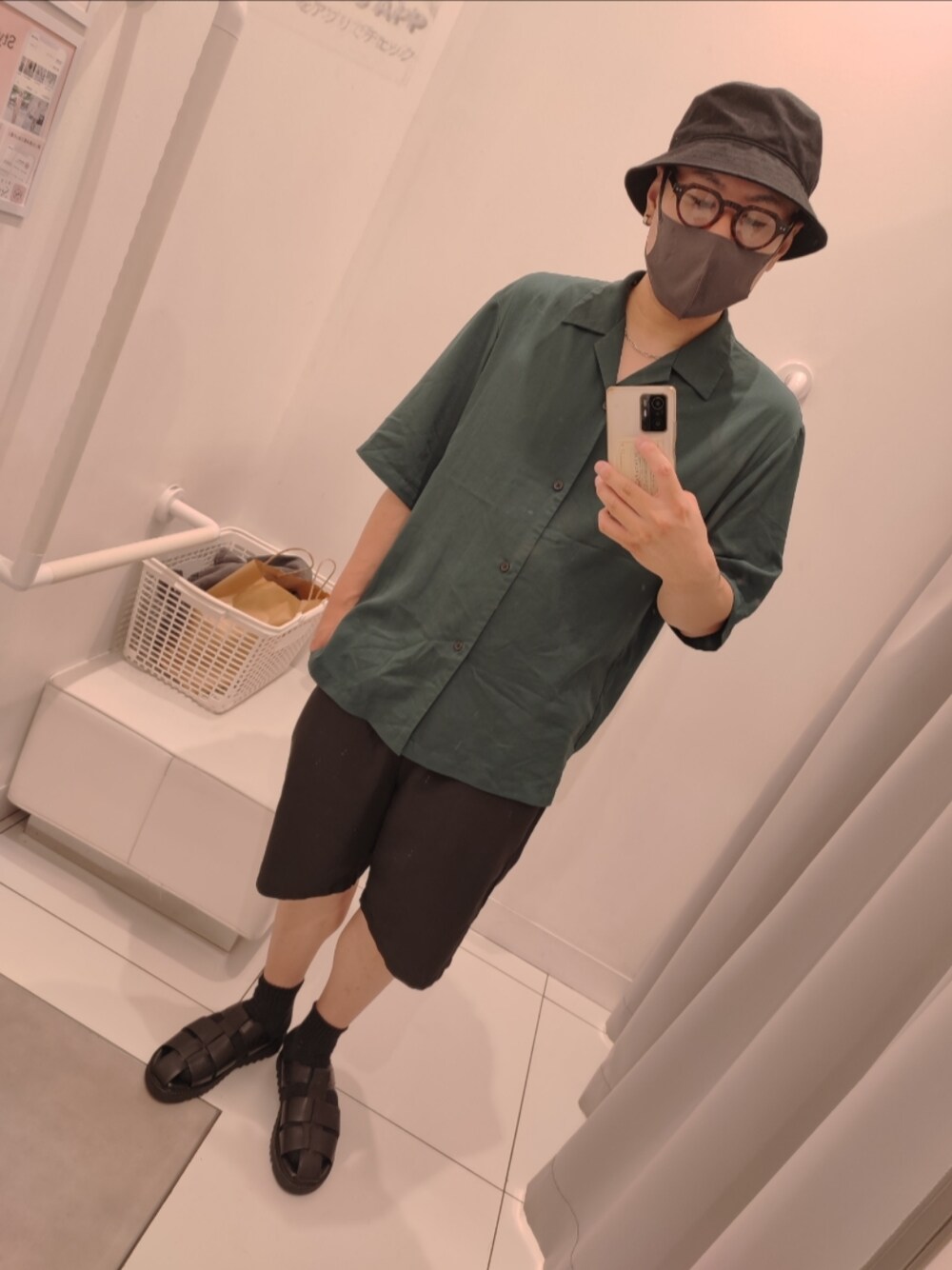 「fastfashion」｜「UNIQLOのアイテム（ハット、ブラック系）」を使った、💯さん（メンズ・172cm）の夏コーディネートの1枚目の写真