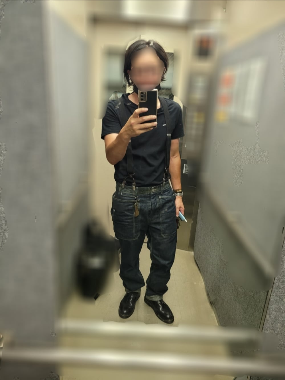「40代ファッション、ワークスタイル、サスペンダー、夏コーデ、Tシャツ、RUDE GALLERY、sassafras、KUSTOMSTYLE」｜「SASSAFRASのアイテム（デニムパンツ、ブルー系）」を使った、mirrormanさん（メンズ・173cm）の夏コーディネートの1枚目の写真