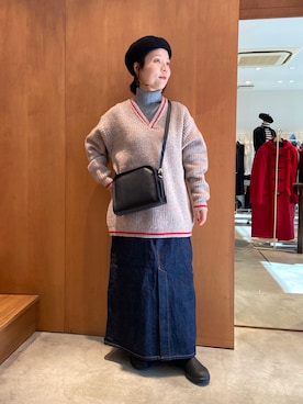 「タートルネック」｜「アイテム（デニムスカート）」を使った、PAR ICIさん（レディース・150cm）の秋コーディネート