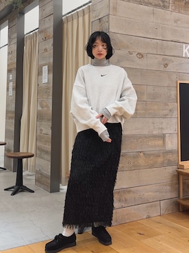 「URBAN RESEARCH（アーバンリサーチ）のアイテム（スウェット）」を使った、山口悠さん（レディース・160cm）の冬コーディネート