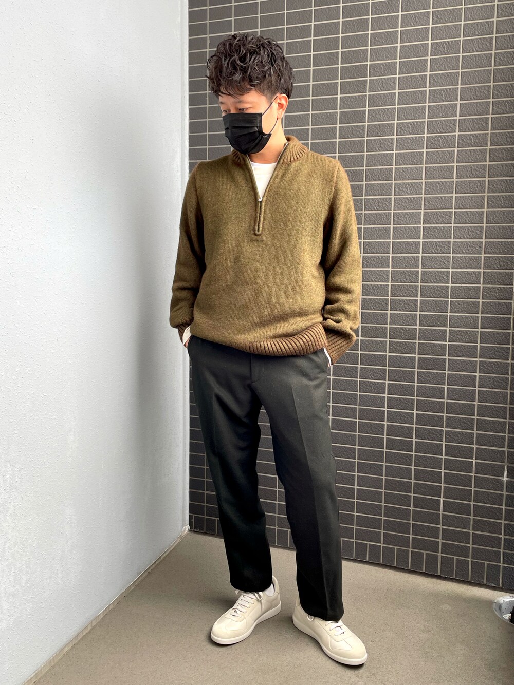 「ニット、マルジェラ、Maison Margiela」｜「Maison Margielaのアイテム（ニット/セーター、グリーン系）」を使った、Munehiro.Tさん（メンズ・170cm）の冬コーディネートの1枚目の写真
