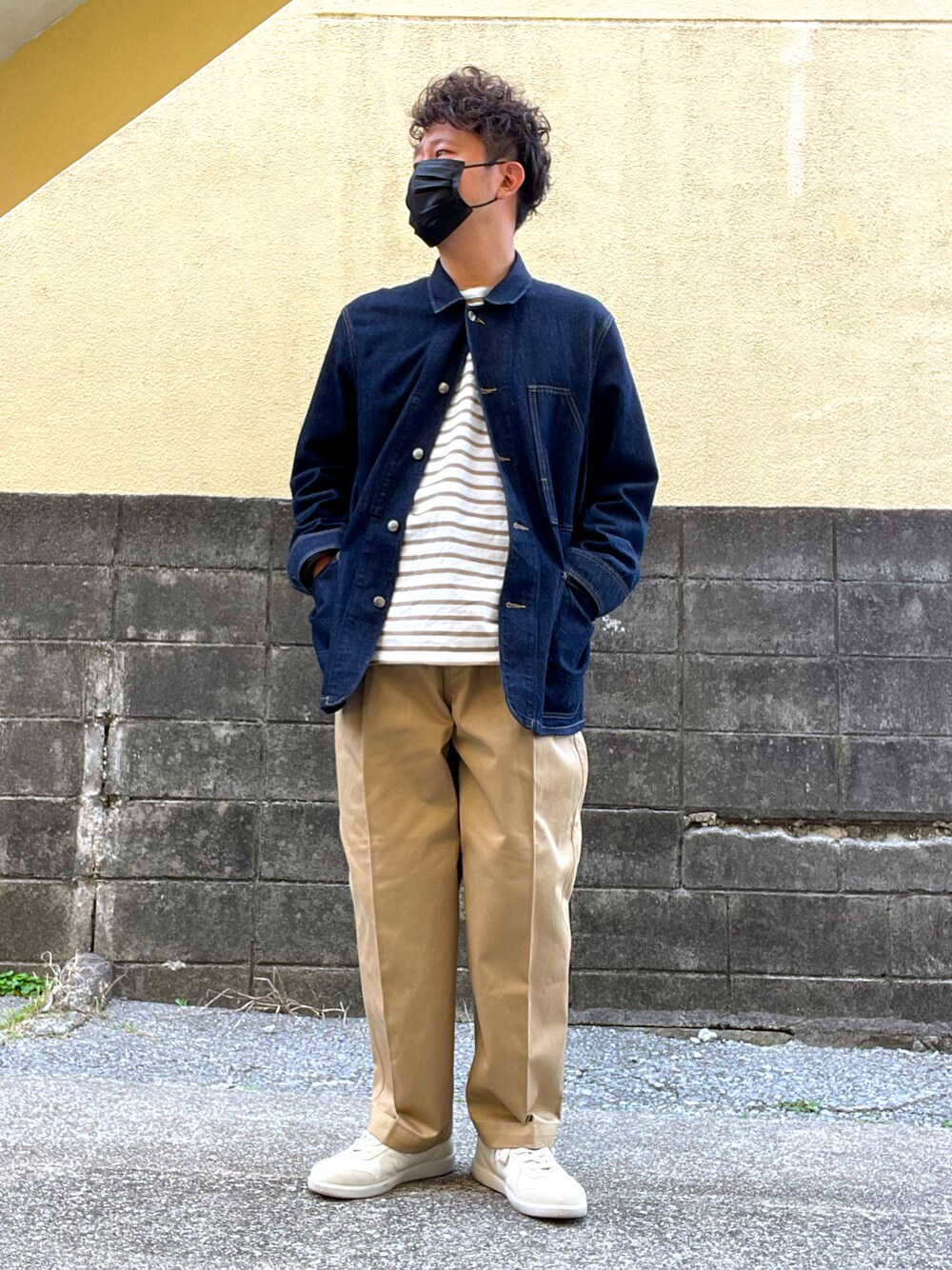 「ボーダー、チノパン」｜「UNIQLOのアイテム（デニムジャケット、ブルー系）」を使った、Munehiro.Tさん（メンズ・170cm）の春コーディネートの1枚目の写真