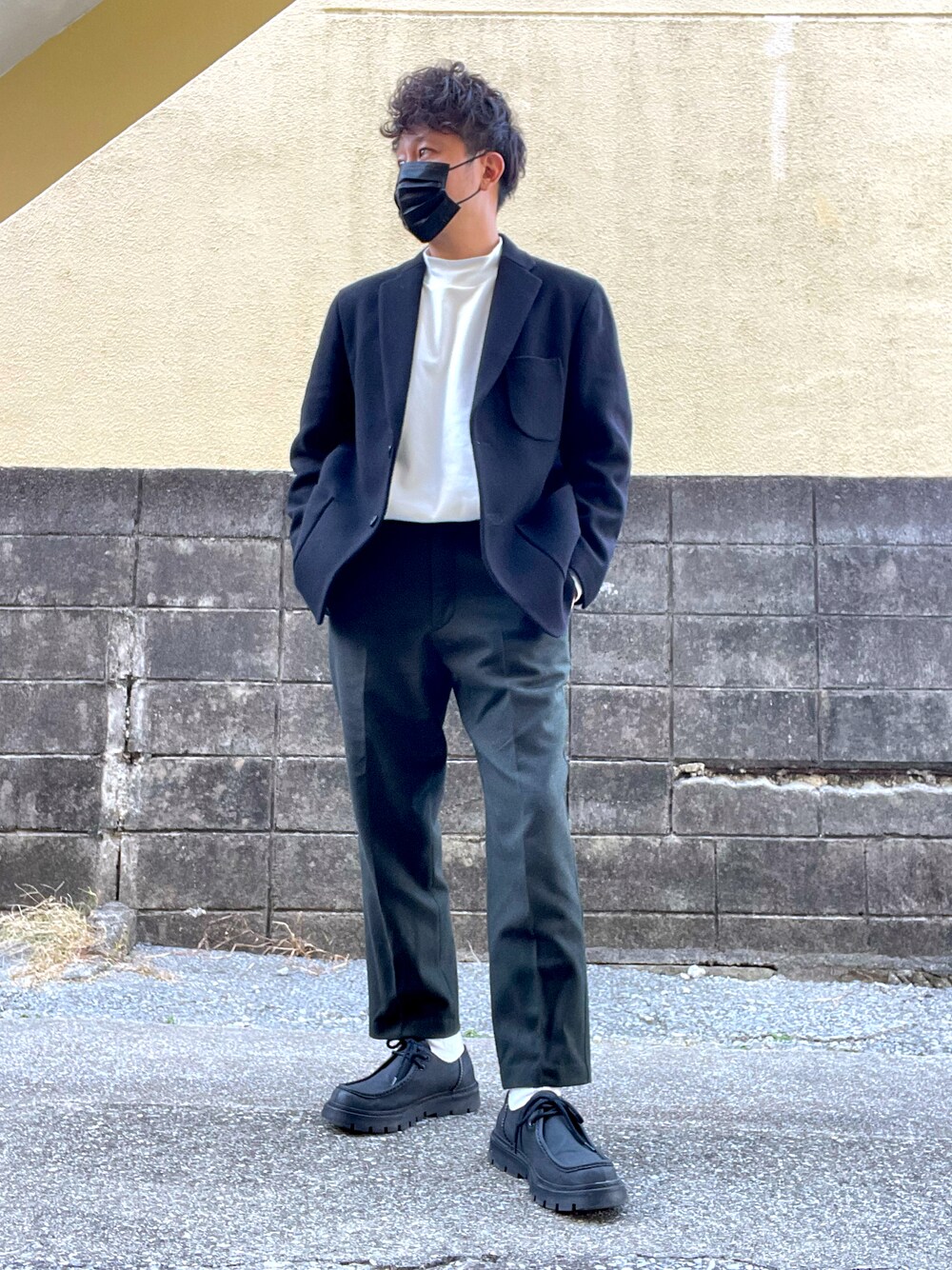 「打合せ、ジャケット、プラスJ」｜「UNIQLOのアイテム（テーラードジャケット、ブラック系）」を使った、Munehiro.Tさん（メンズ・170cm）の冬コーディネートの1枚目の写真