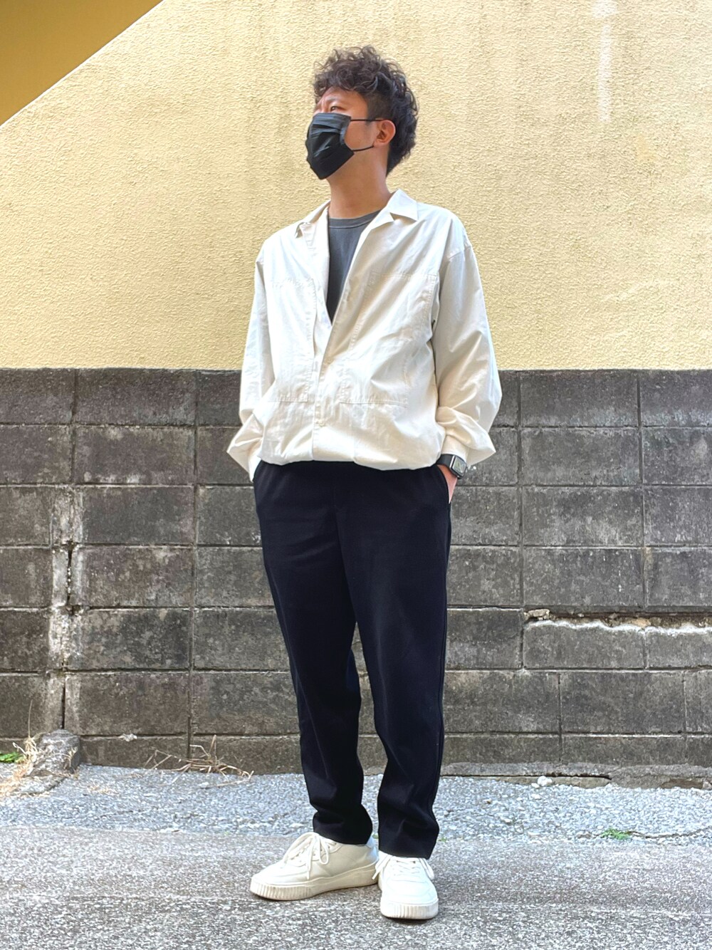 「春コーデ、ナチュラル」｜「UNIQLOのアイテム（その他パンツ、ブラック系）」を使った、Munehiro.Tさん（メンズ・170cm）の春コーディネートの1枚目の写真