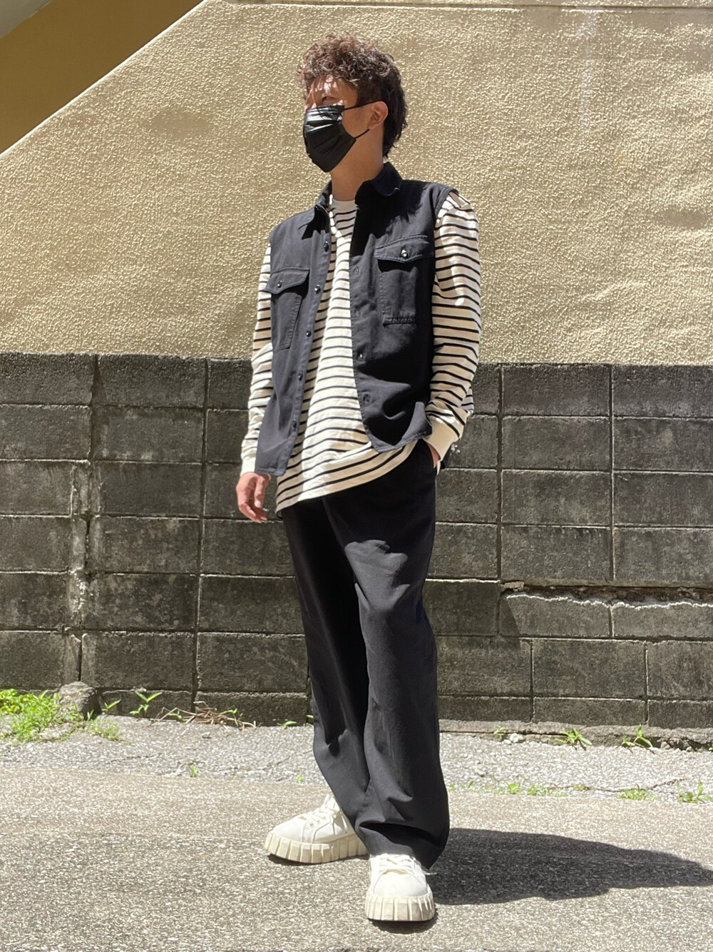 「ベスト、ボーダー」｜「AMI Alexandre Mattiussiのアイテム（ベスト、ブラック系）」を使った、Munehiro.Tさん（メンズ・170cm）の春コーディネートの1枚目の写真