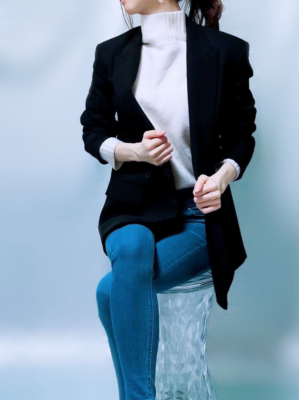 「ootd、outfit、ジャケット×デニム、私の推しブランド、ZARA、ザラ、ザラジョ、zara woman、ZARAコーデ、オーバーサイズ、黒ジャケット、ジャケットスタイル、キレイめ、オフィスカジュアル、着回しコーデ」｜「ZARAのアイテム（テーラードジャケット、ブラック系）」を使った、MIKAさん（レディース・163cm）の冬コーディネートの1枚目の写真