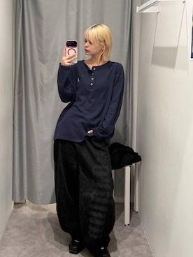 「ALAND（エーランド）のALAND×UMBRO／フェードレターロゴパンツ（デニムパンツ、ブラック系）」を使った、ɐʞnɹɐɥさん（レディース・165cm）の秋コーディネート