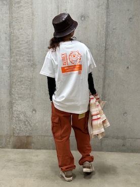 「アイテム（カーゴパンツ、レッド系）」を使った、Yasさん（レディース・156cm）の春コーディネート