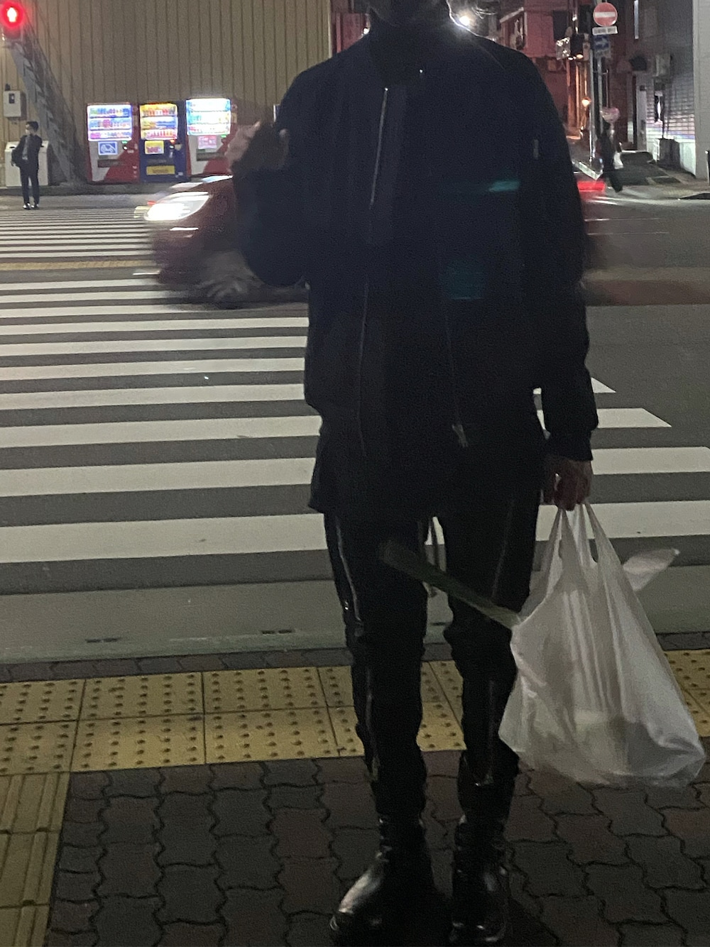 「RICK OWENS」｜「Rick OwensのRick Owens Cotton-Blend Cargo Trousers（その他パンツ、ブラック系）」を使った、датэさん（メンズ・181cm）の秋コーディネートの1枚目の写真