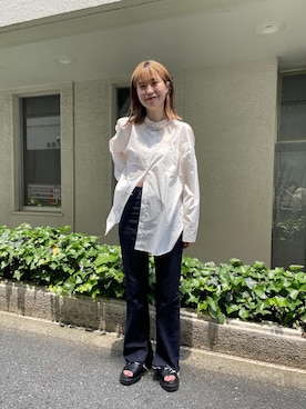 「mystic（ミスティック）のセンターステッチフレアデニム（デニムパンツ）」を使った、イワサキ カオリさん（レディース・167cm）の春コーディネート