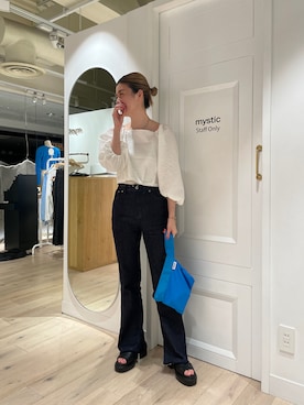 「mystic（ミスティック）のセンターステッチフレアデニム（デニムパンツ）」を使った、イワサキ カオリさん（レディース・167cm）の春コーディネート