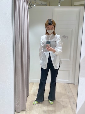 「mystic（ミスティック）のセンターステッチフレアデニム（デニムパンツ）」を使った、イワサキ カオリさん（レディース・167cm）の春コーディネート