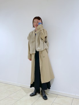 「トレンチ」｜「アイテム（スウェット）」を使った、イワサキ カオリさん（レディース・165cm）の秋コーディネート