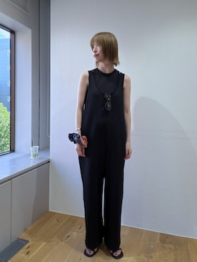 「Omekashi（オメカシ）のタンクセットロンパース（サロペット/オーバーオール、ブラック系）」を使った、イワサキ カオリさん（レディース・167cm）の夏コーディネート